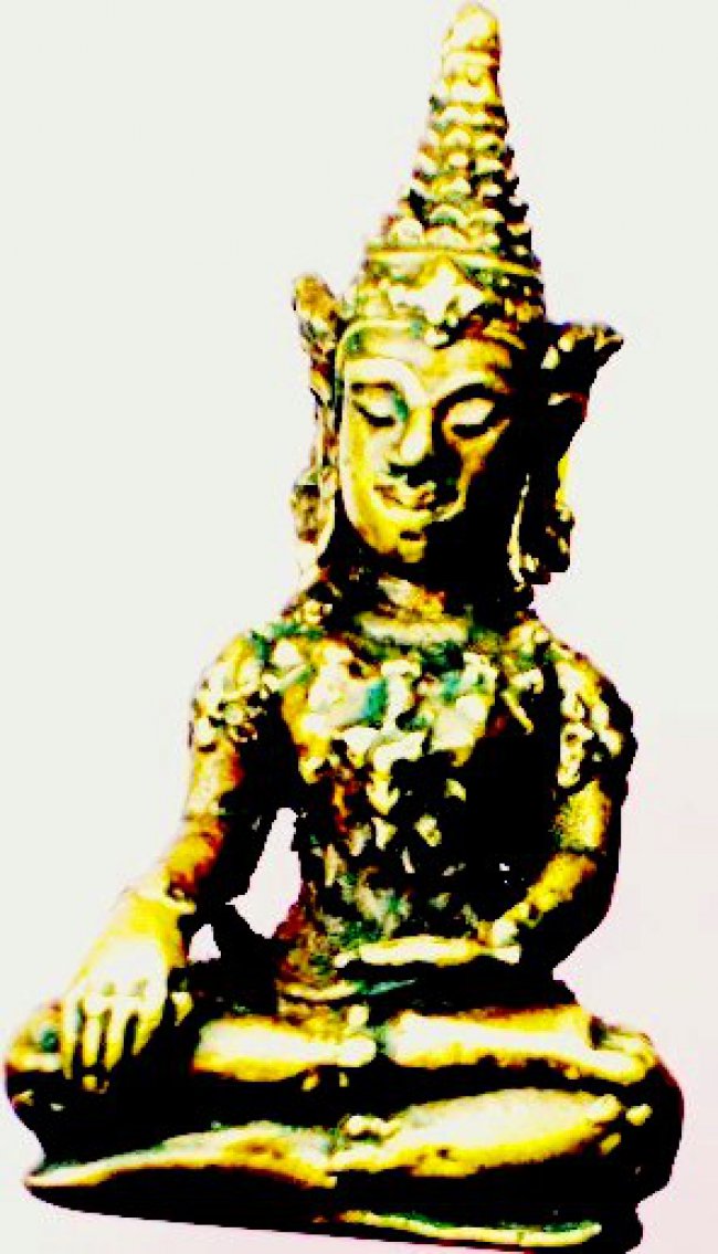 พระร่วงนั่งปางสมาธิ ทรงเครื่องกษัตริย์ ศิลปอยุธยาตอนต้น