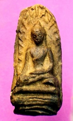 พระรอดจามเทวัพิมพ์ใหญ่ กรุวัดท่านาค ลำพูน